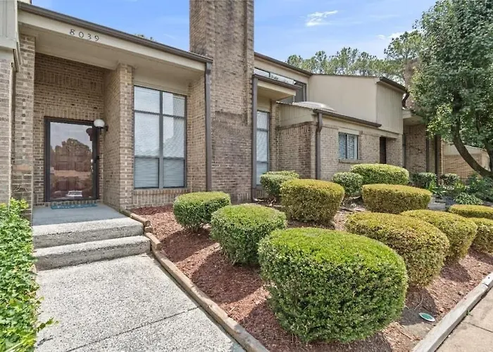 Gorgeous 2 Bedroom Near Carowinds - Patio - Pool